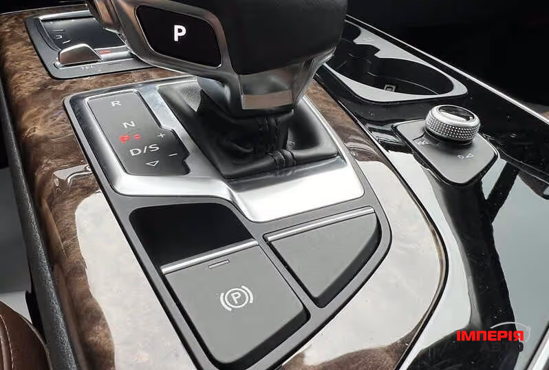 Audi Q7 - фото 15