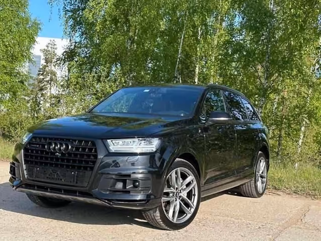 Audi Q7 - фото 1