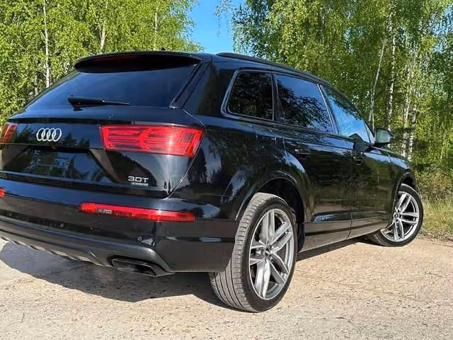 Audi Q7 - фото 5