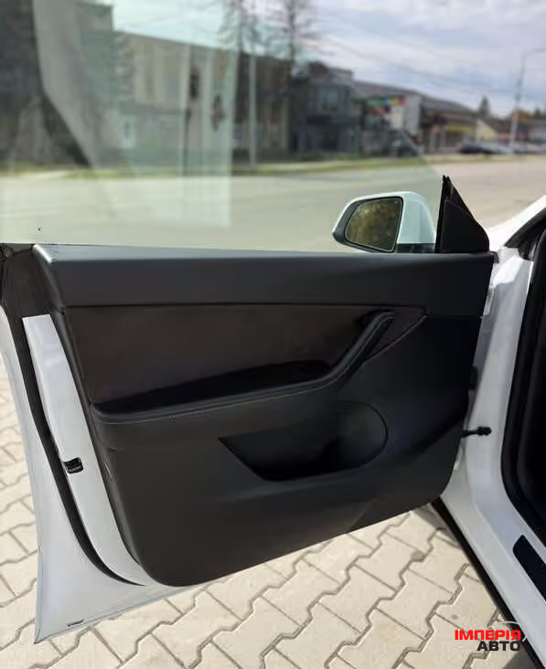 Tesla Model Y - фото 8
