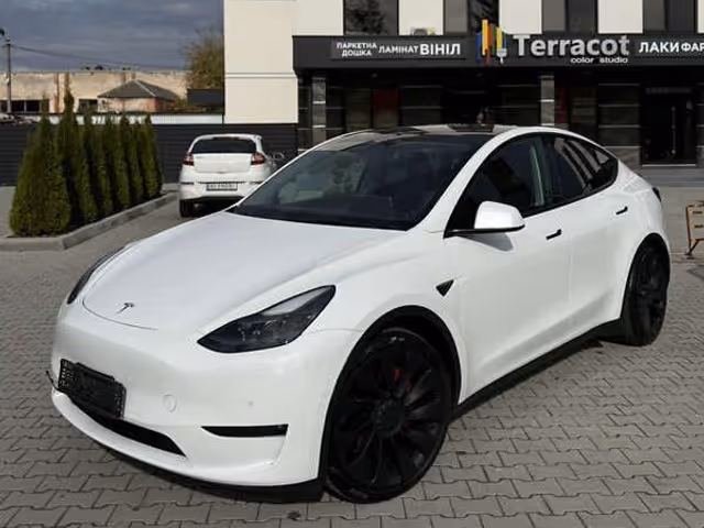 Tesla Model Y - фото 3