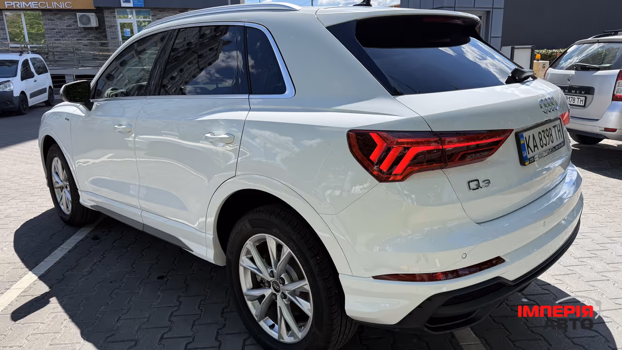 Audi Q3 - фото 6