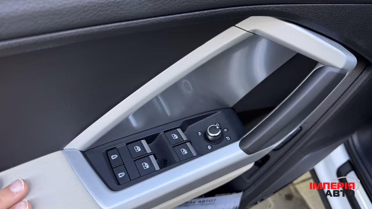 Audi Q3 - фото 15