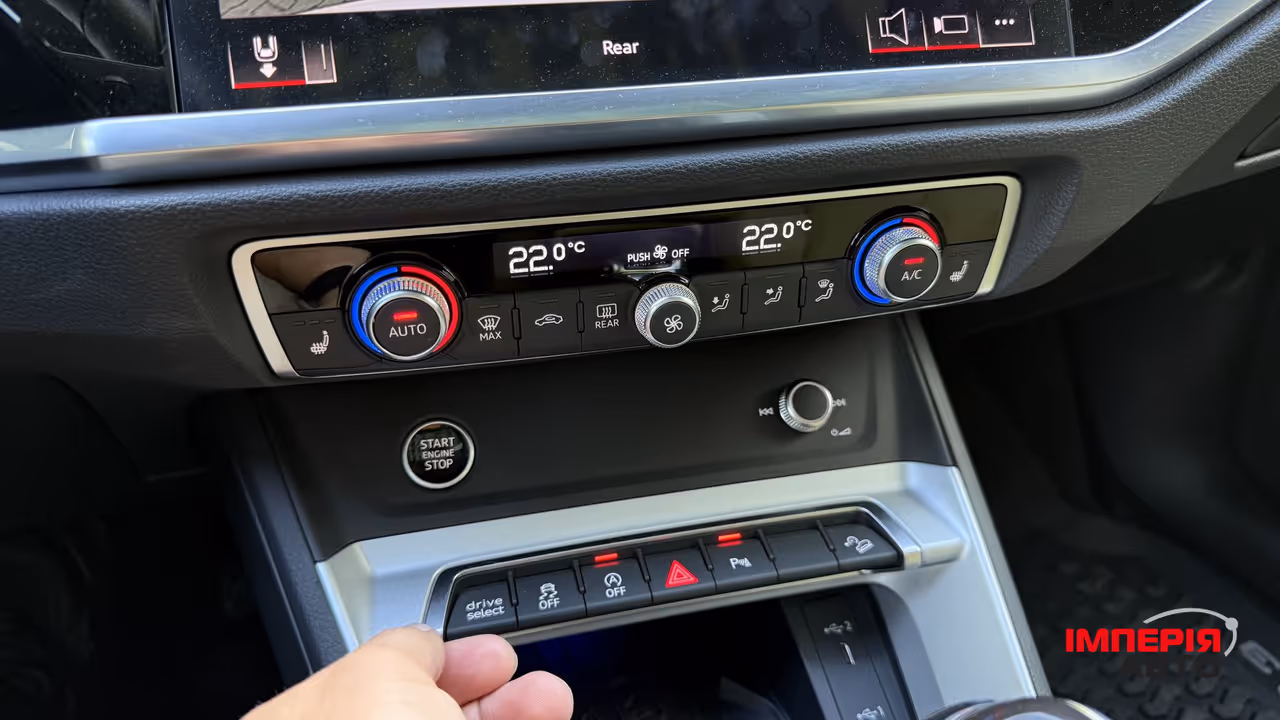 Audi Q3 - фото 25