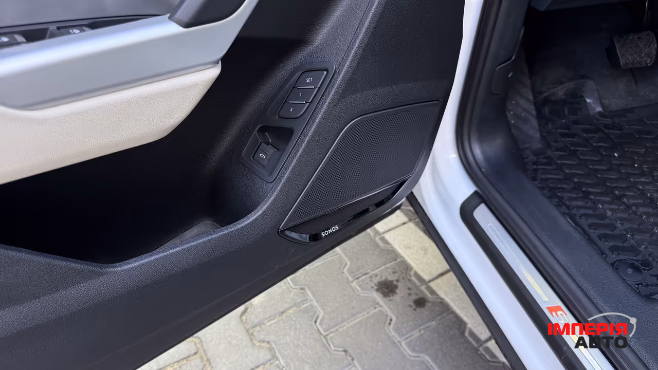 Audi Q3 - фото 13