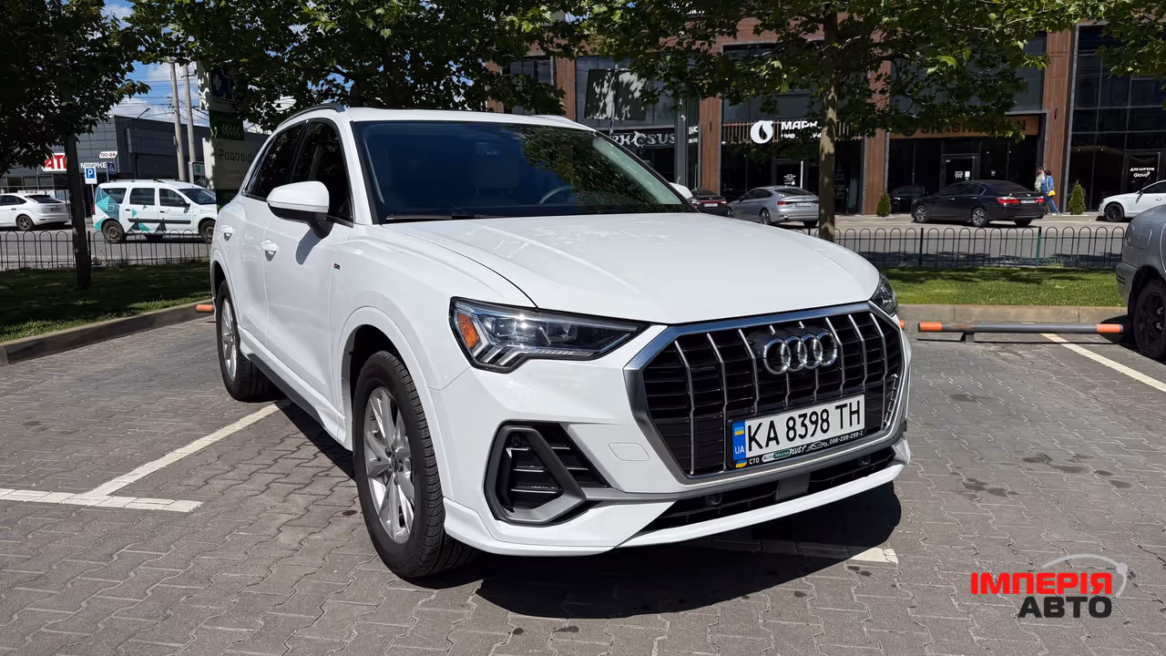 Audi Q3 - фото 1
