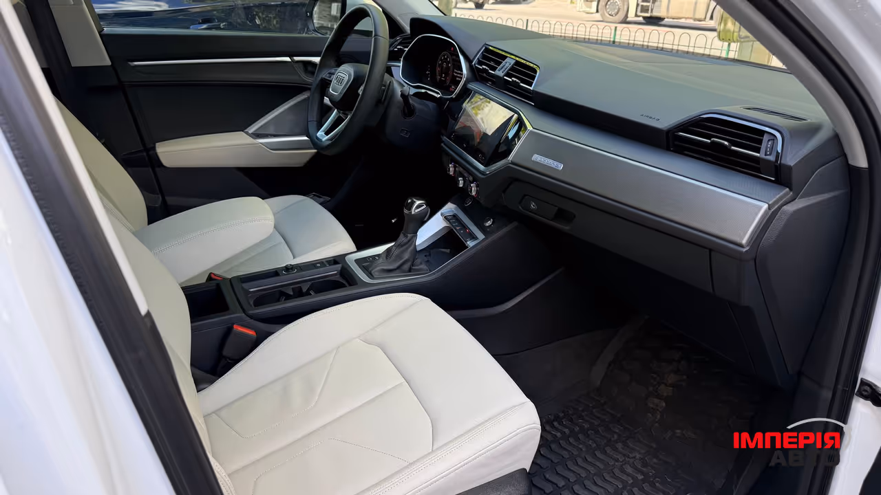 Audi Q3 - фото 33