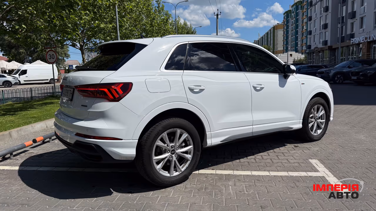 Audi Q3 - фото 4