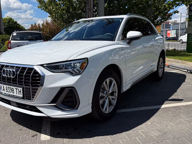 Audi Q3 - фото 3