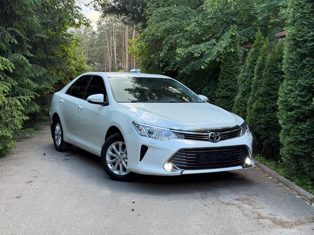Toyota Camry - фото 4