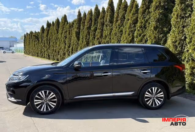 Mitsubishi Outlander - фото 4
