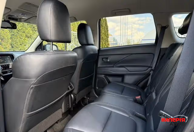 Mitsubishi Outlander - фото 9