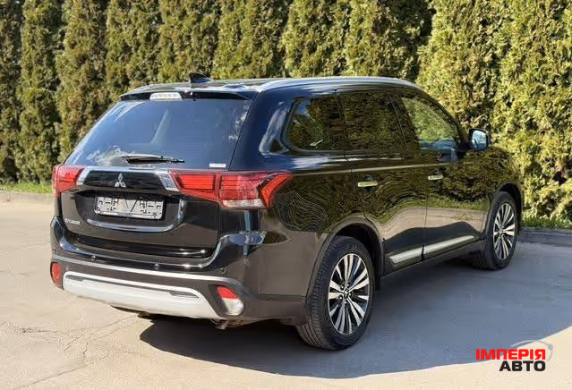 Mitsubishi Outlander - фото 7