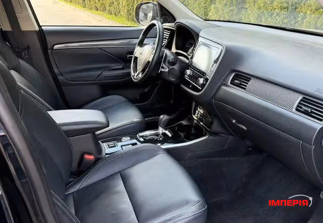 Mitsubishi Outlander - фото 8
