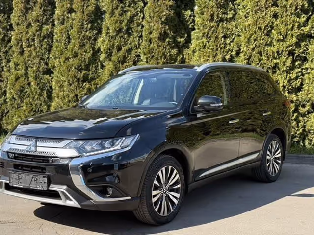 Mitsubishi Outlander - фото 3