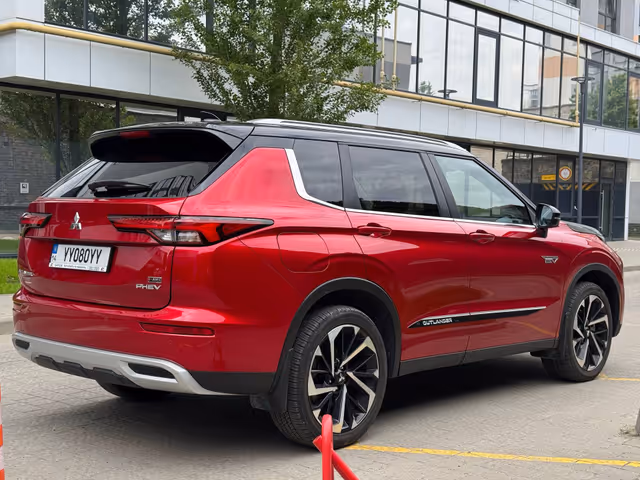 Mitsubishi Outlander - фото 4
