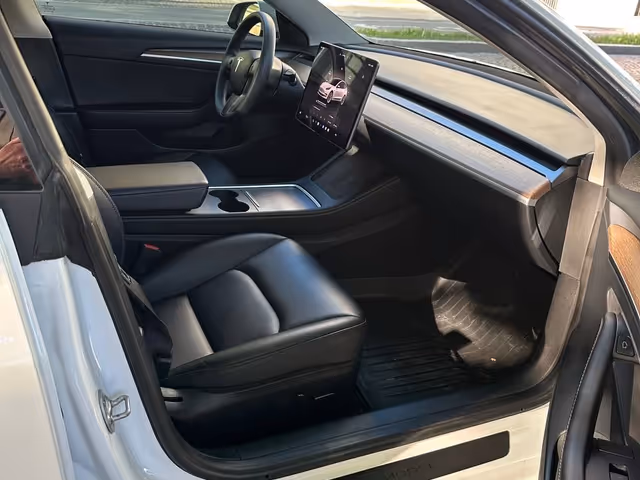 Tesla Model 3 - фото 5