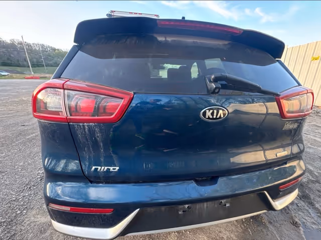 Kia Niro - фото 1
