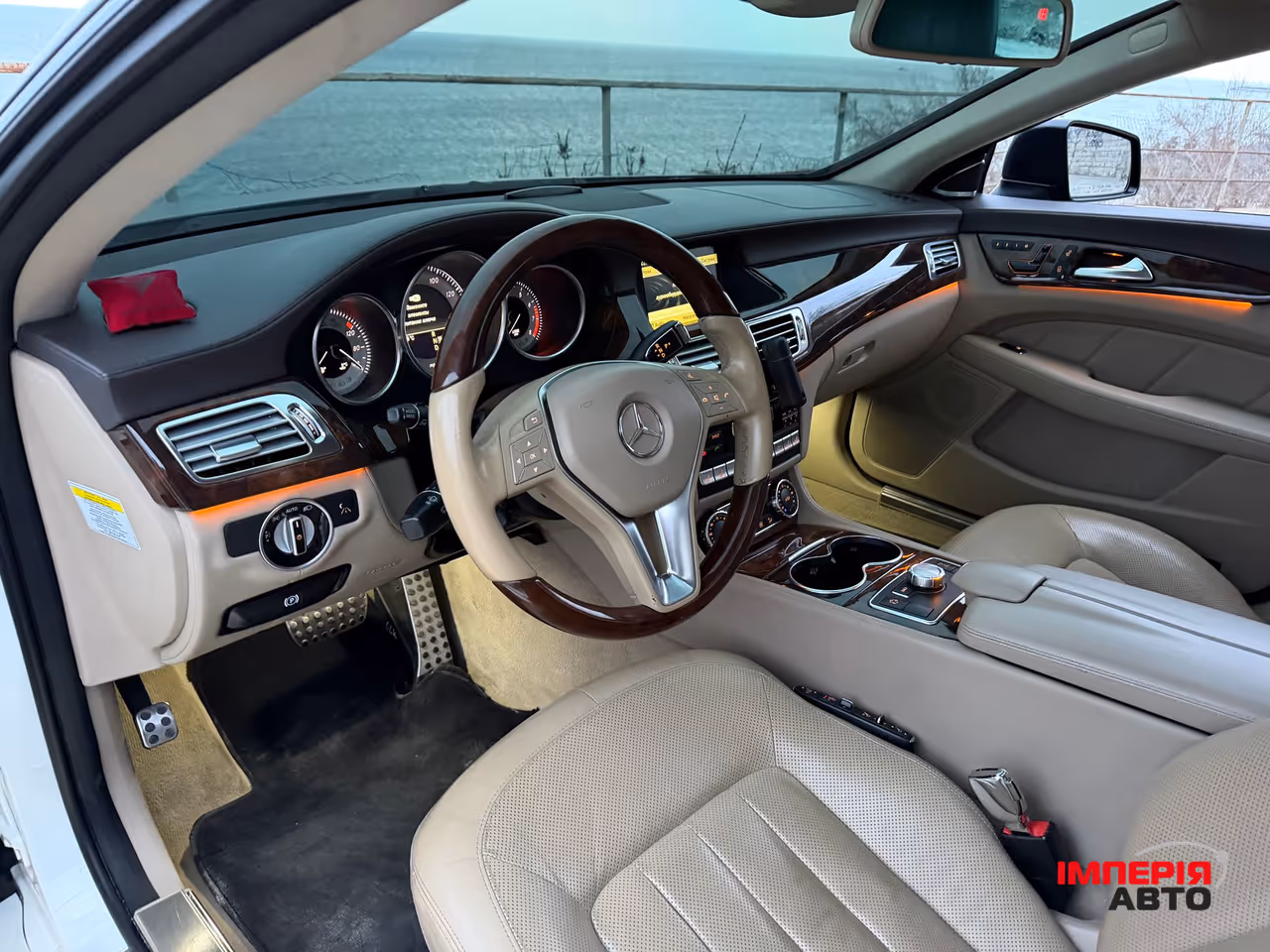 Mercedes-Benz CLS - фото 22