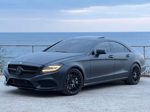 Mercedes-Benz CLS - фото 1