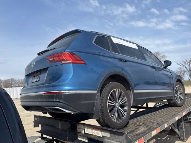 Volkswagen Tiguan - фото 3