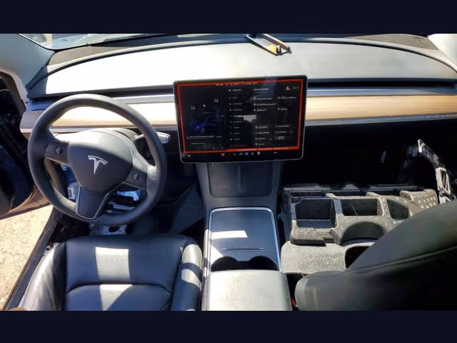 Tesla Model 3 - фото 4