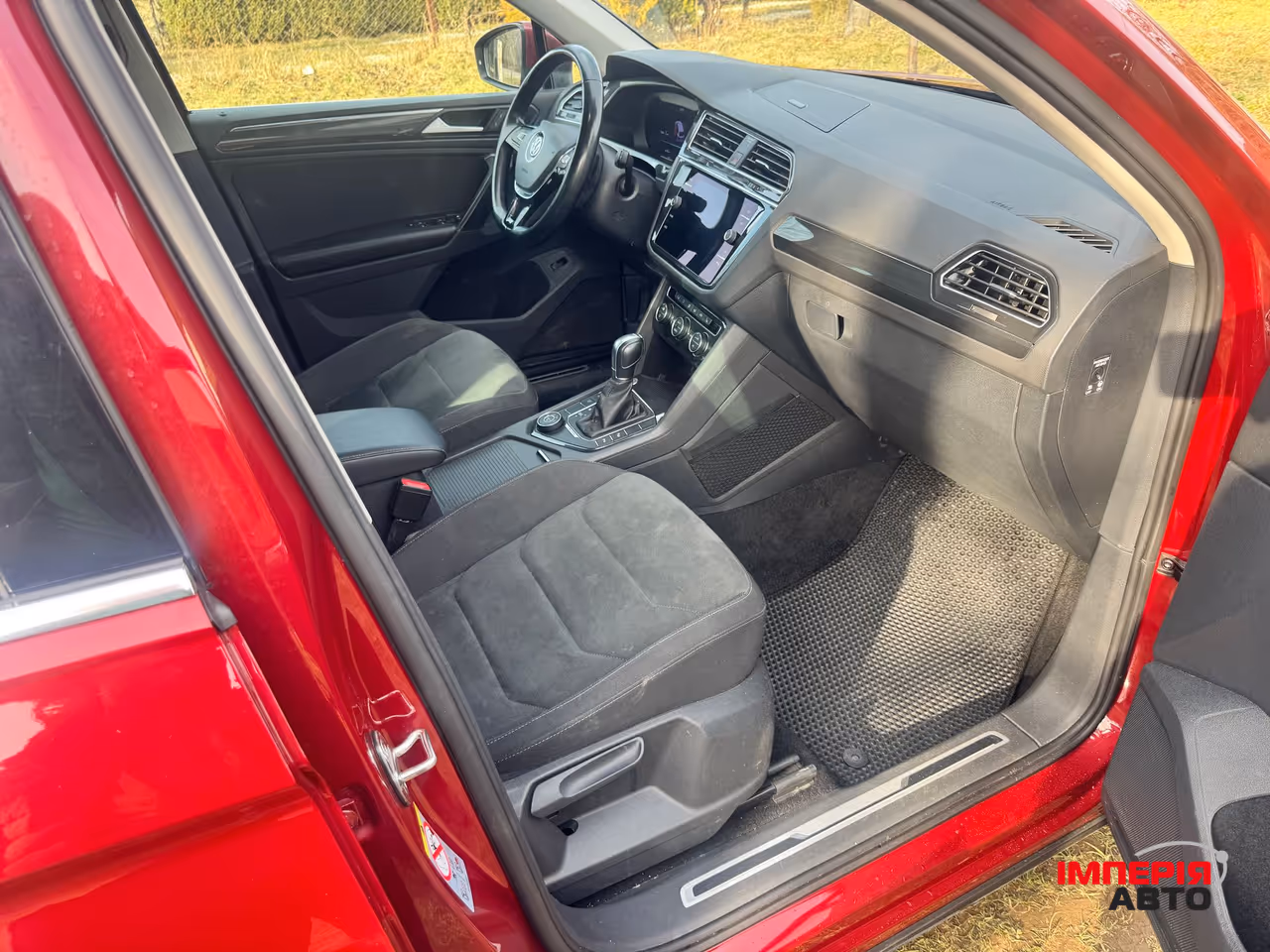 Volkswagen Tiguan - фото 11