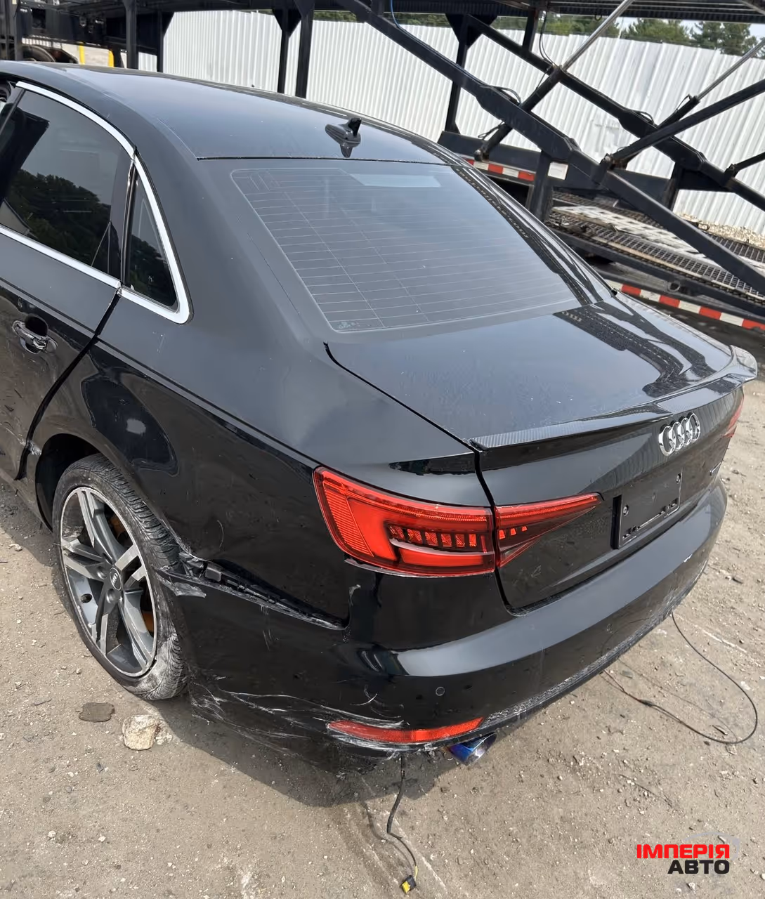Audi A4 - фото 5