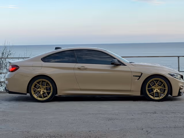 BMW M4 - фото 4