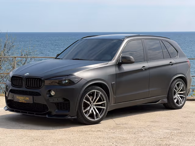 BMW X5 - фото 1