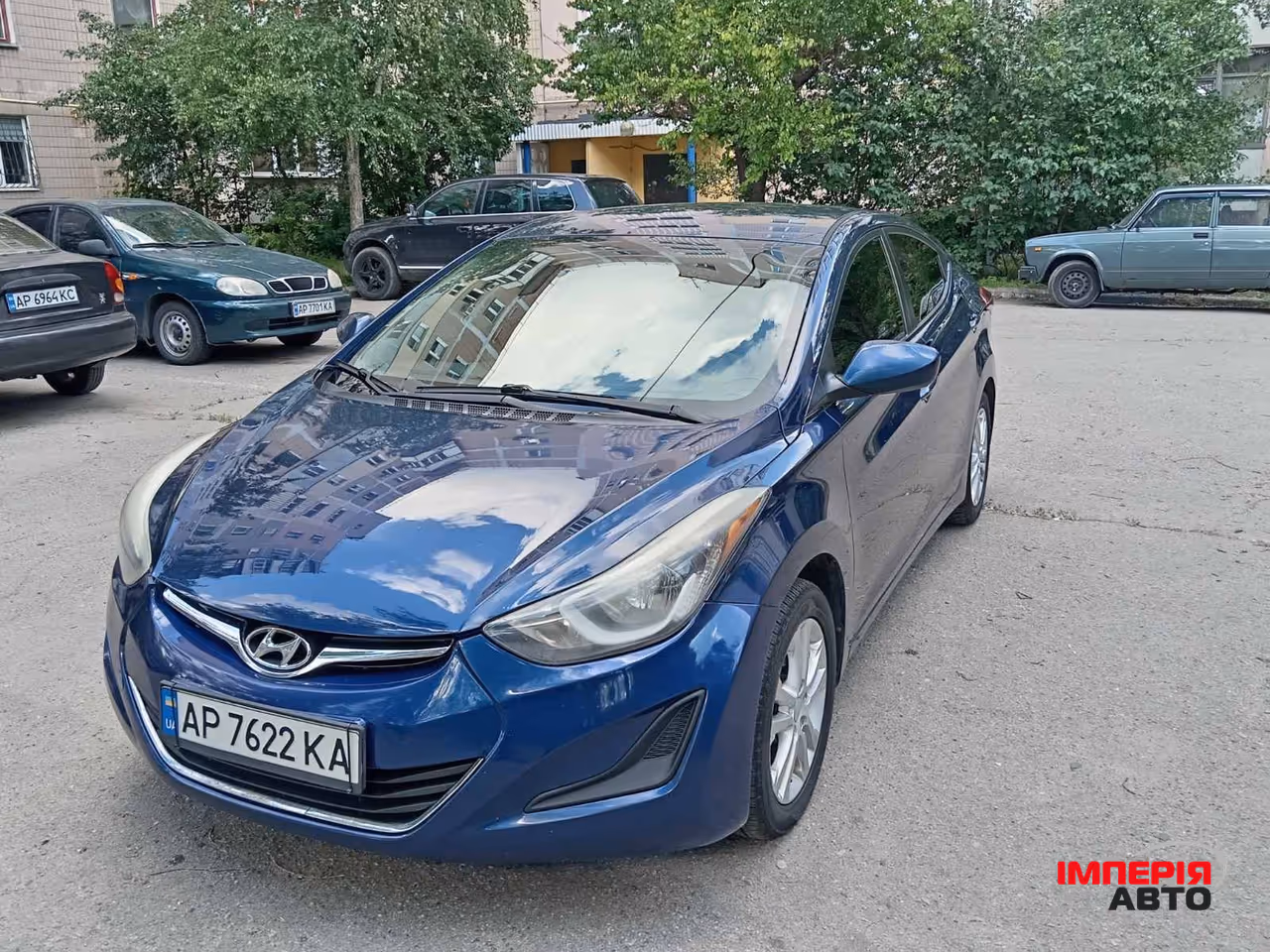 Hyundai Elantra - фото 1