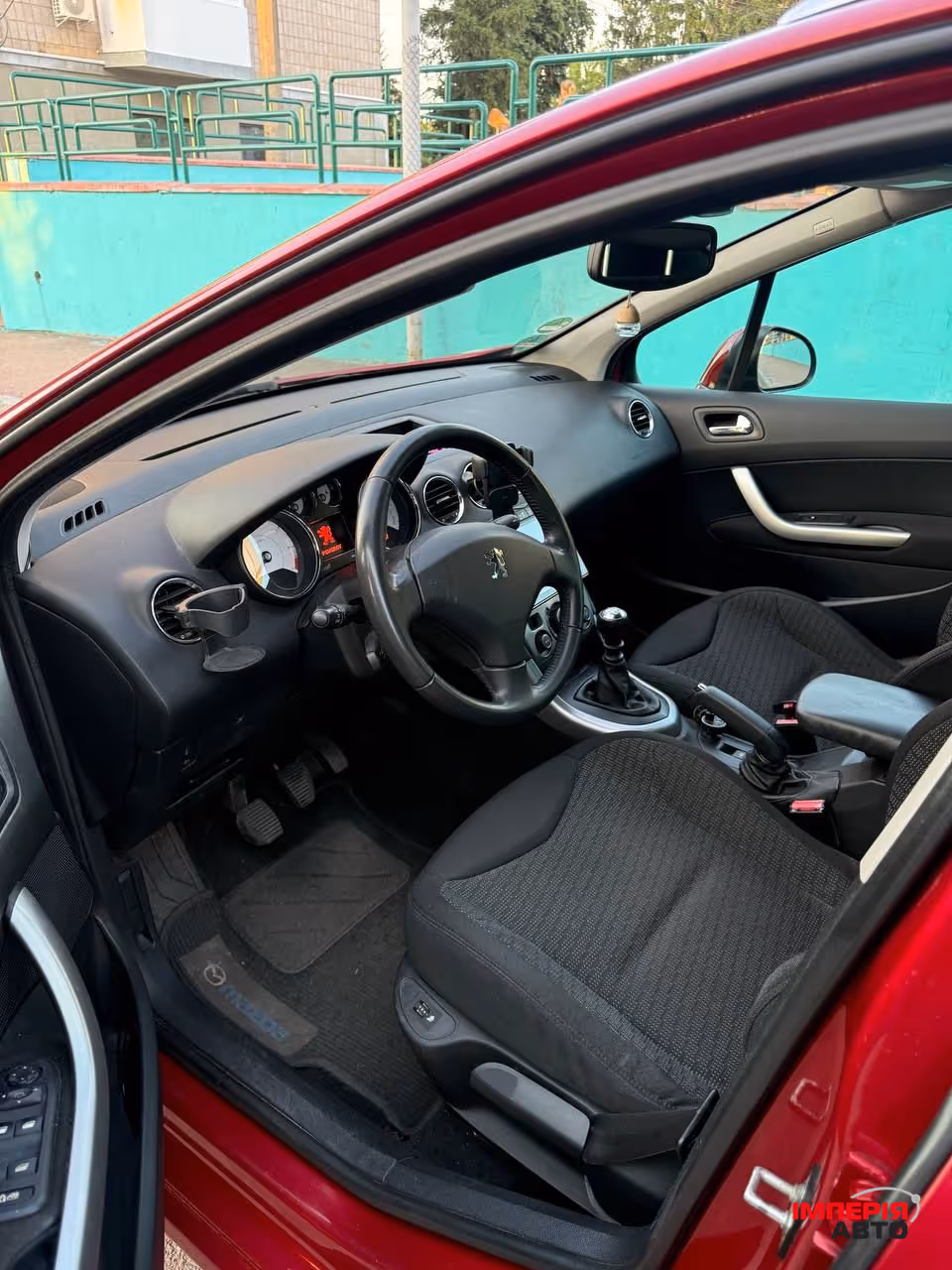 Peugeot 308 - фото 8