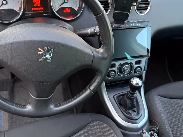 Peugeot 308 - фото 5