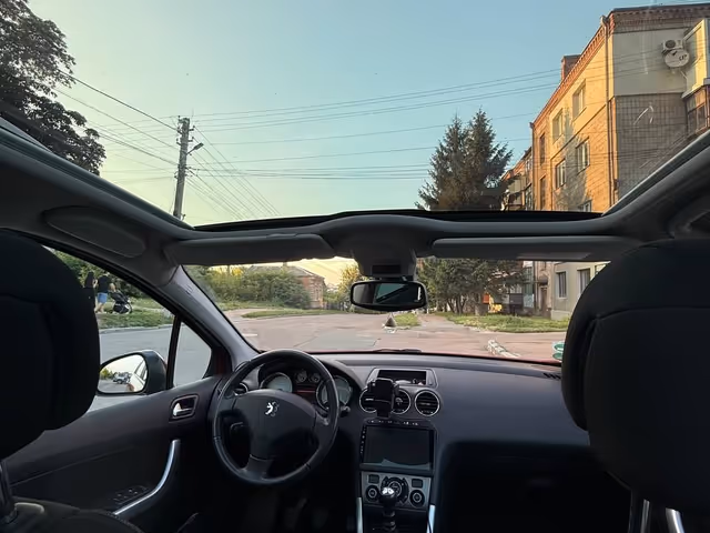 Peugeot 308 - фото 4