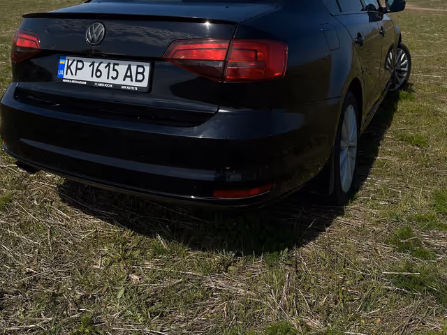 Volkswagen Jetta - фото 4