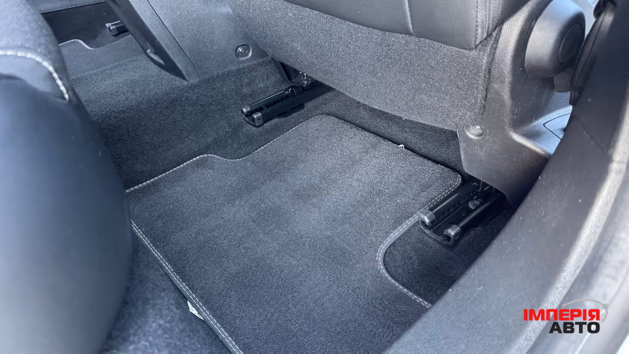 Renault Megane - фото 49