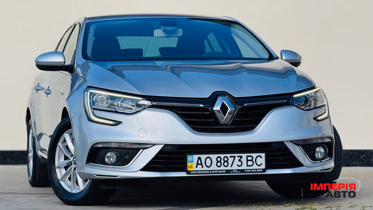 Renault Megane - фото 16