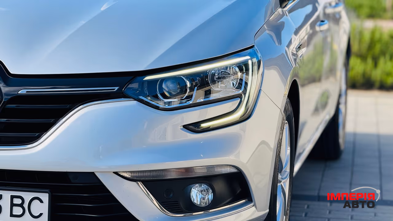 Renault Megane - фото 11