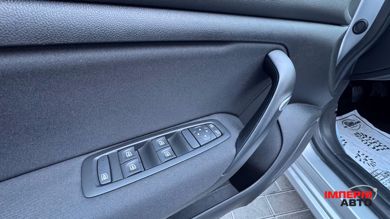 Renault Megane - фото 54