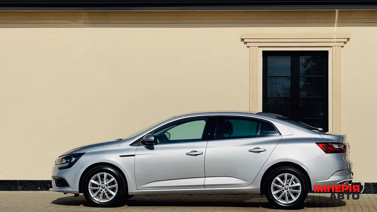 Renault Megane - фото 23