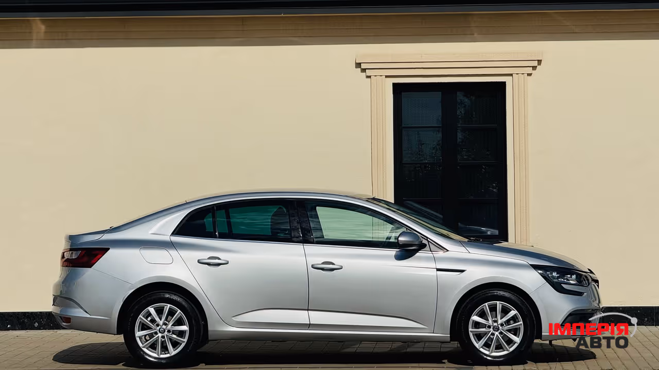 Renault Megane - фото 17