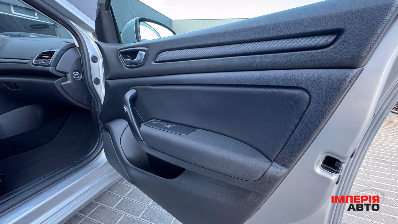 Renault Megane - фото 52