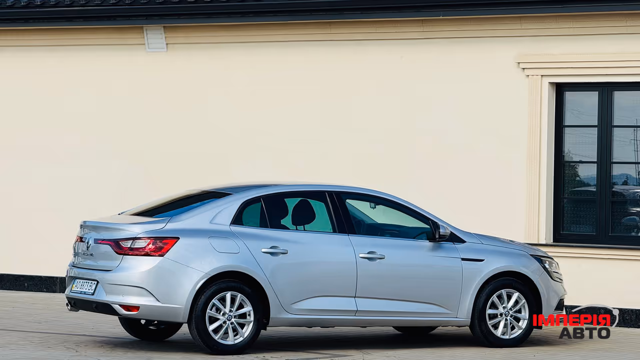 Renault Megane - фото 13