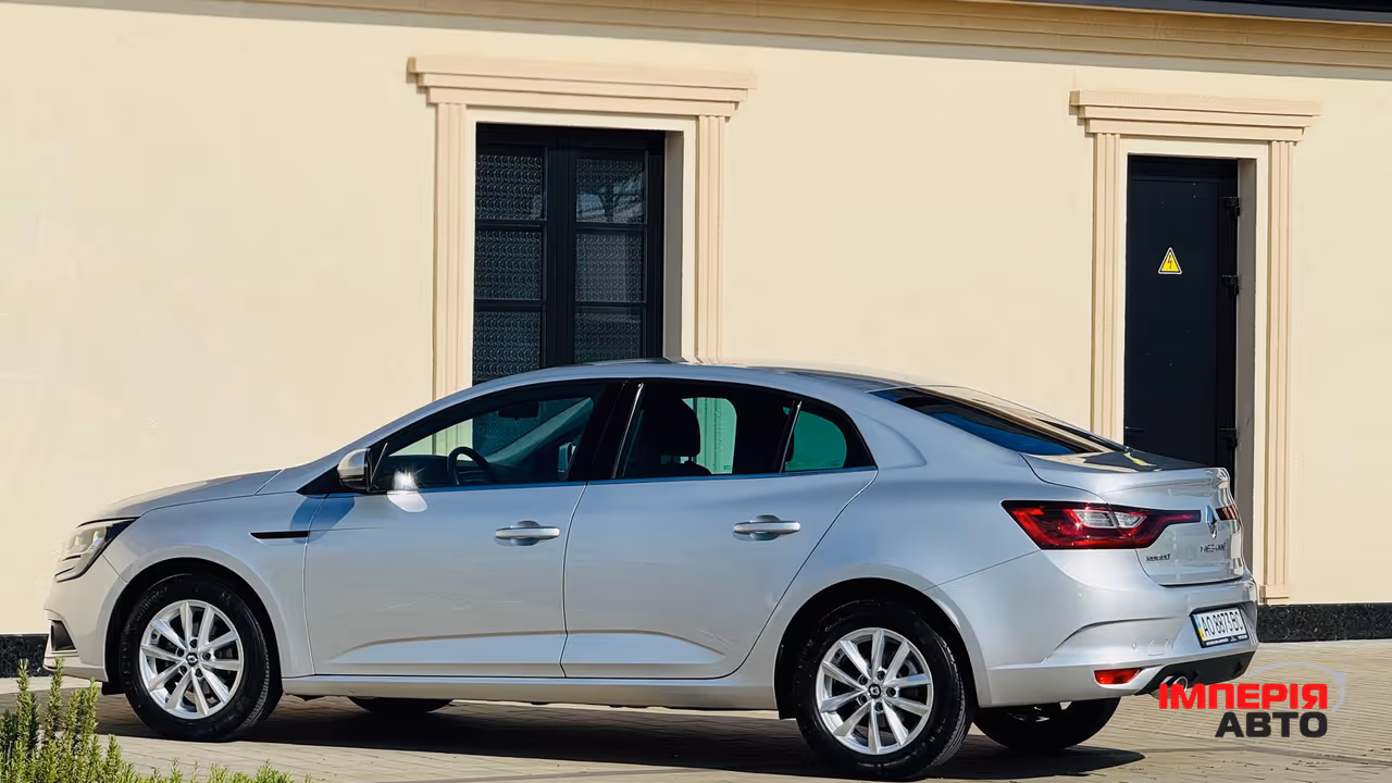 Renault Megane - фото 26