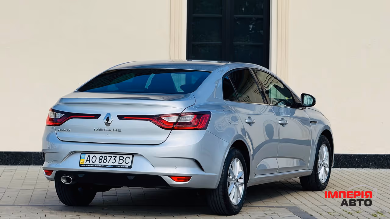 Renault Megane - фото 9