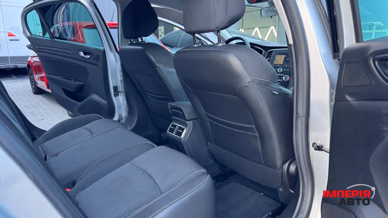 Renault Megane - фото 44