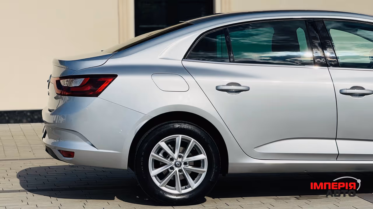 Renault Megane - фото 7