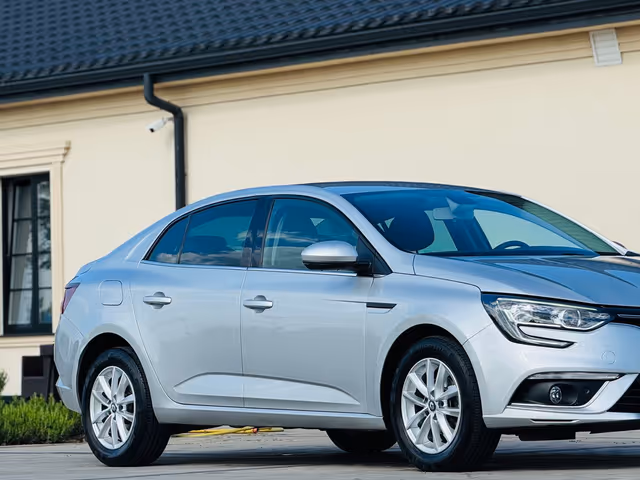 Renault Megane - фото 2