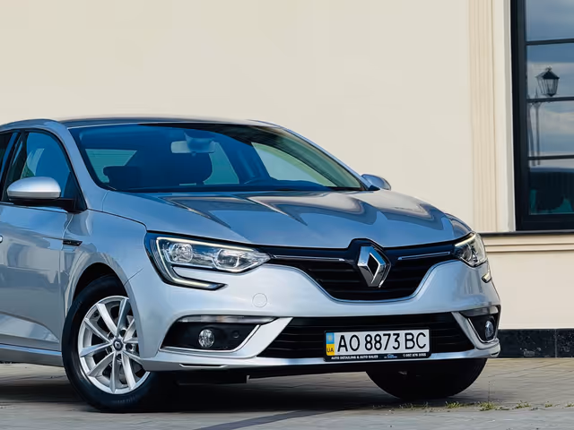 Renault Megane - фото 1