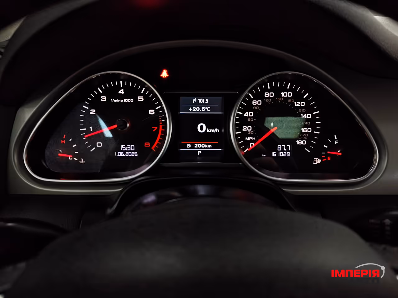 Audi Q7 - фото 16